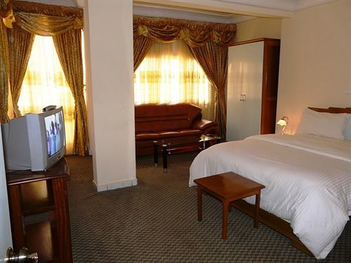 Azam Hotel Bamenda Exterior foto